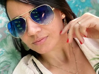 Mature homemade film boasts explicit anal scenes and behind-the-scenes footage.