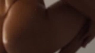 Letizia Fulkers: Unapologetic Embracer of Her Curvy Assets