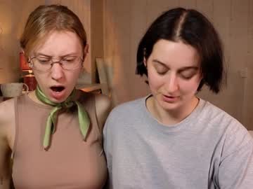 Julia the Ginger & Tina the Brunette: Weekly Schedule – Thursday to Sunday & Major Event