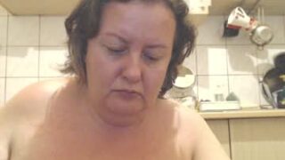 “Melissa Seizes Body Positivity: Overcoming BBW Stereotypes”