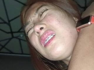 Ooh, that Pinay’s got some serious size-challenges with her SingCan beau!